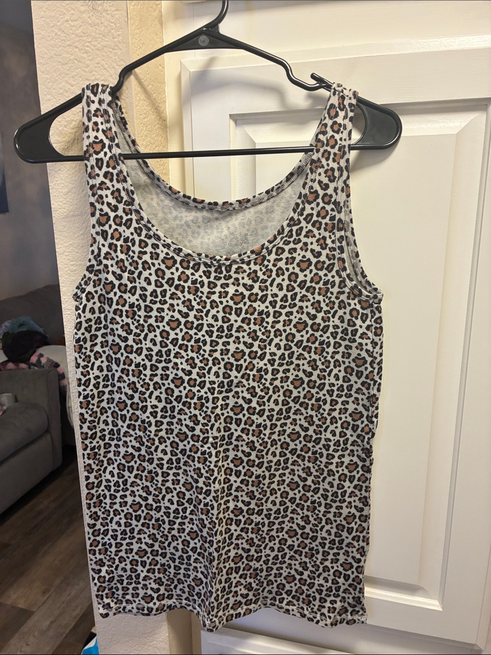 4 for $10 ๐๐ A New Day Leopard Print Tank Top